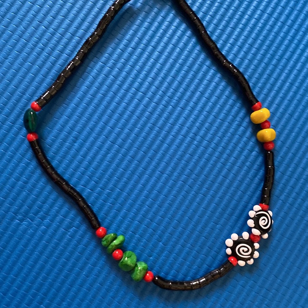 Colorful and black Beaded triple Necklace - Picture 15 of 17